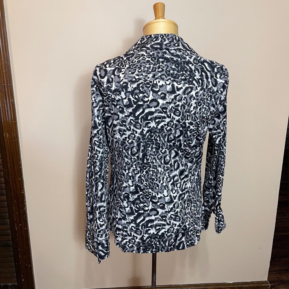 Alfani Womens‎ Gray Black Leopard Print Button Down Shirt Blouse Size 8 Cotton - Picture 3 of 10
